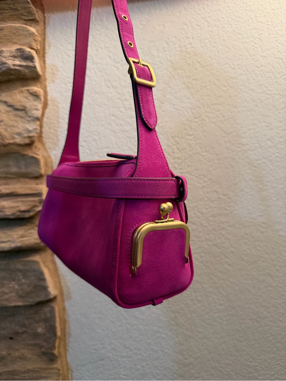 NWT Coach Magenta Suede Turnlock Haversack 27 - Picture 2 of 8
